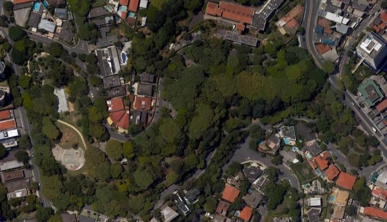 Série de reformas ajuda a revigorar praça Waldir Azevedo