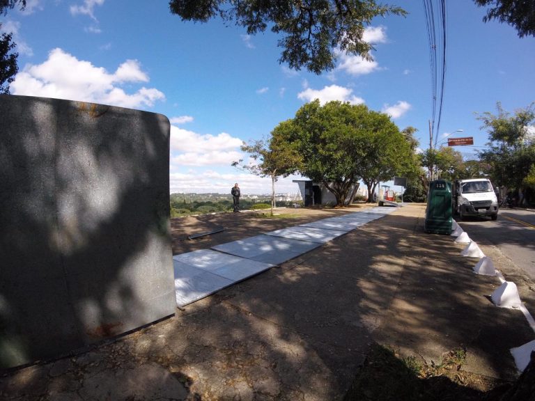 Pandemia: Subprefeitura de Pinheiros cerca praça do Pôr do Sol para evitar aglomerações