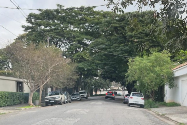 SAAP cobra providências sobre desnível do asfalto na Professor Moniz